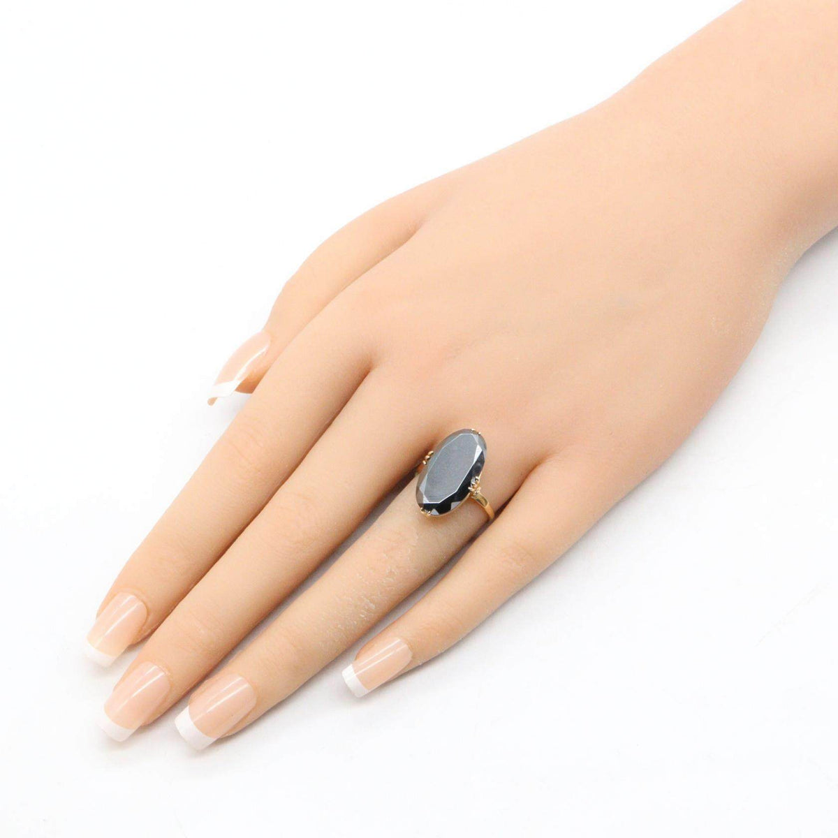 18K Yellow Gold Gemstone Ring – close-up