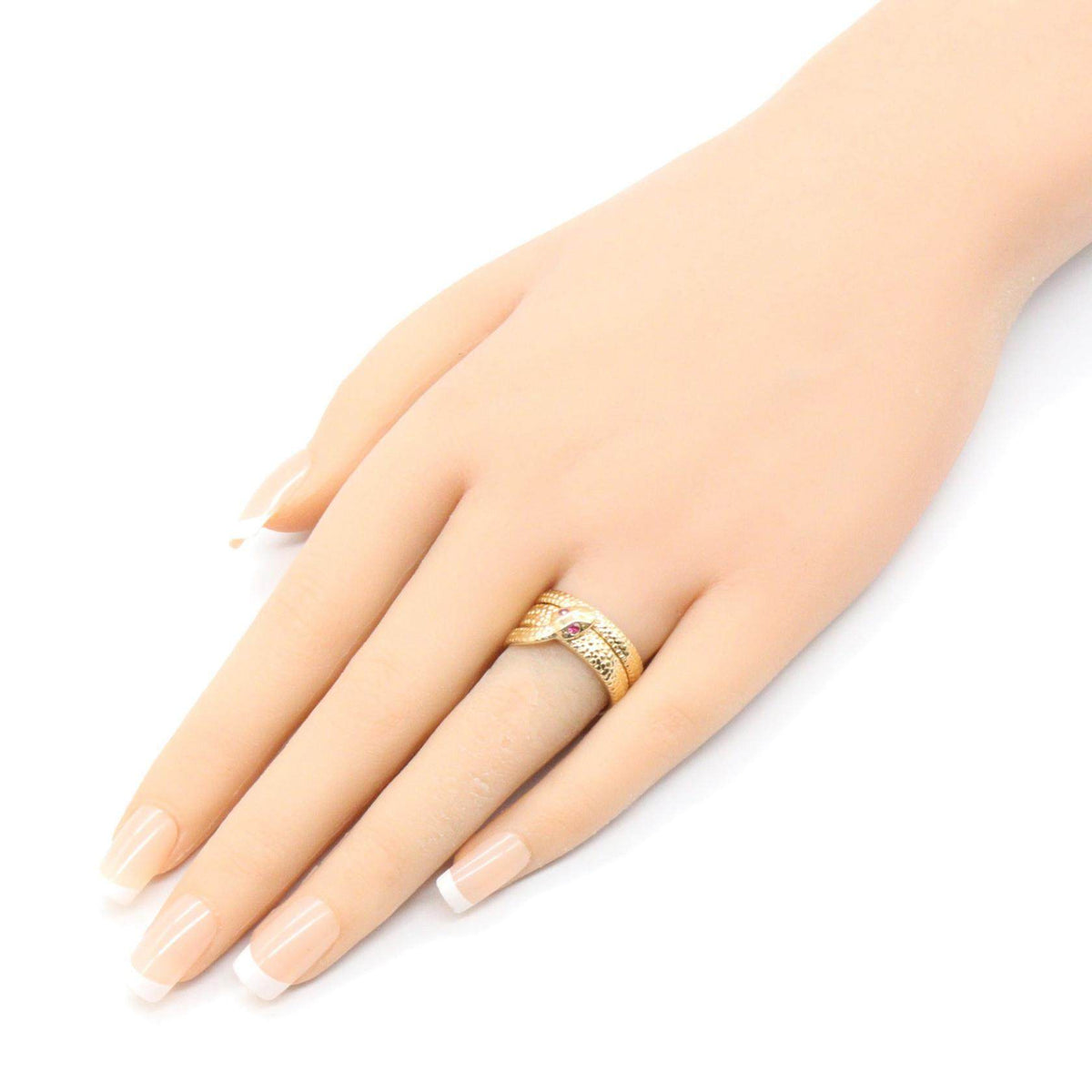 18K Yellow Gold Ruby Ring – close-up