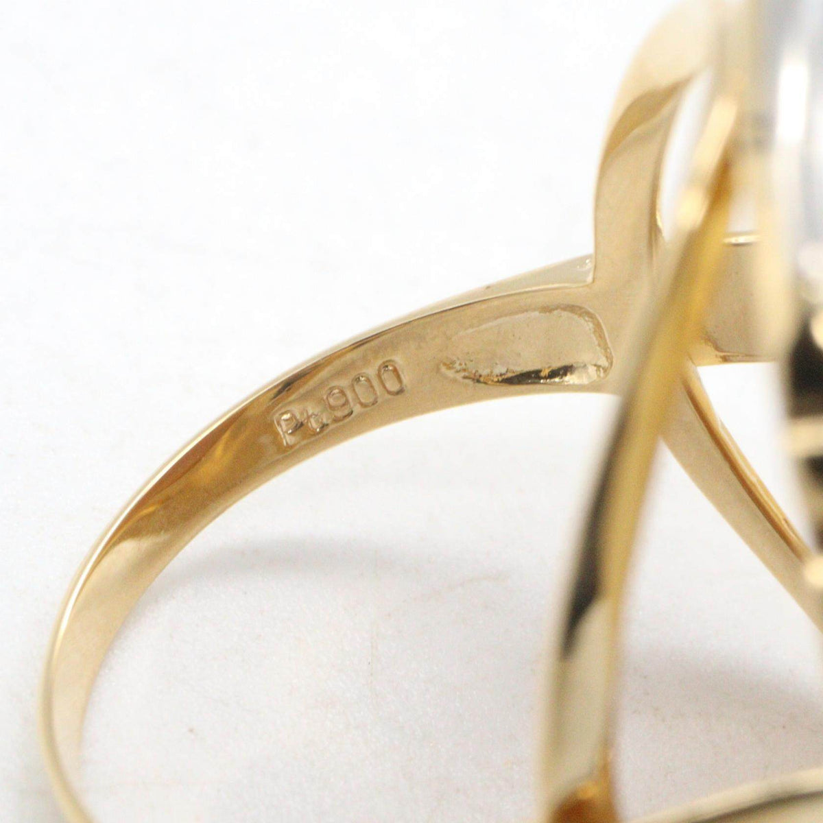 Platinum Cameo Ring – packaging