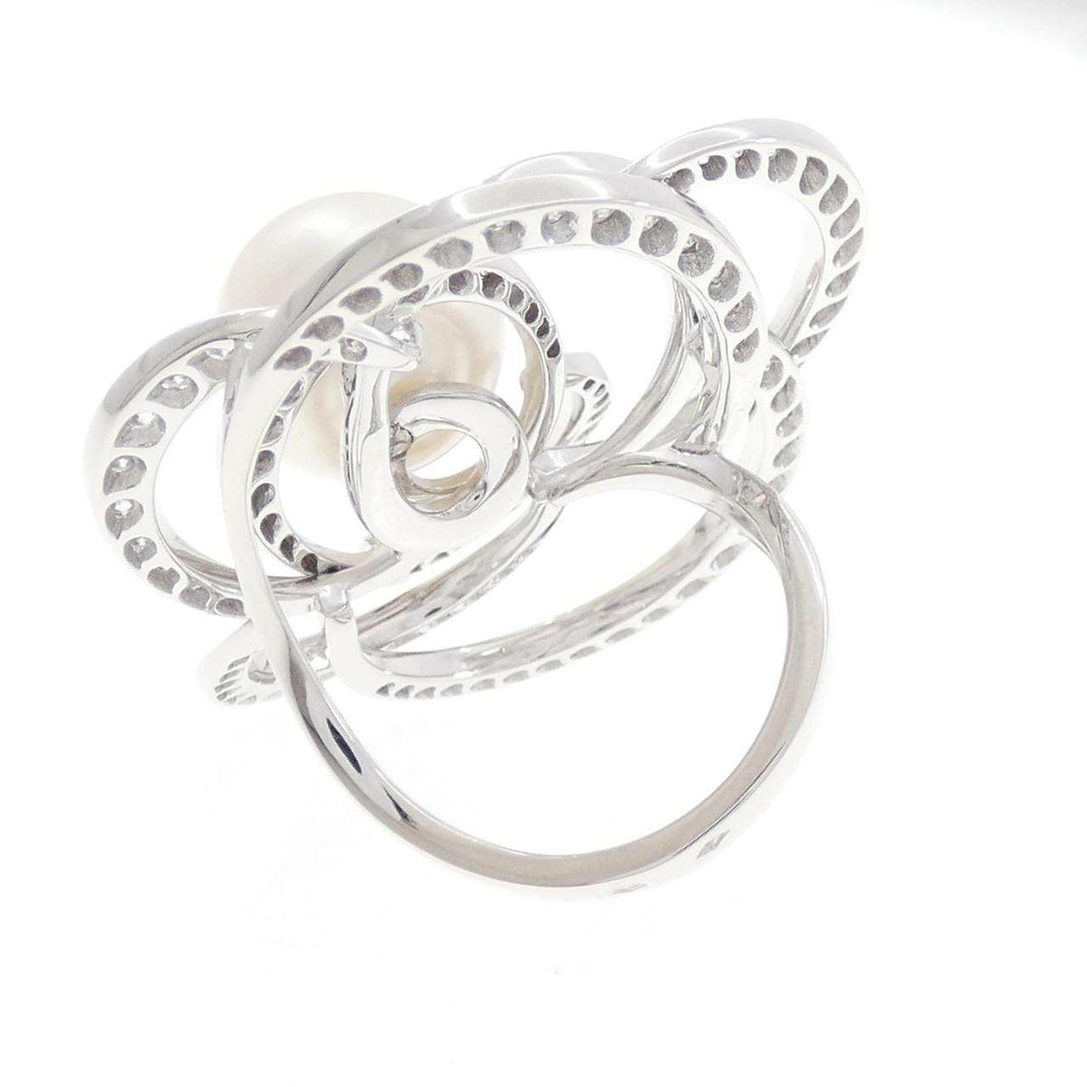 Chanel Camelia 18K White Gold Diamond Pearl Ring – top view