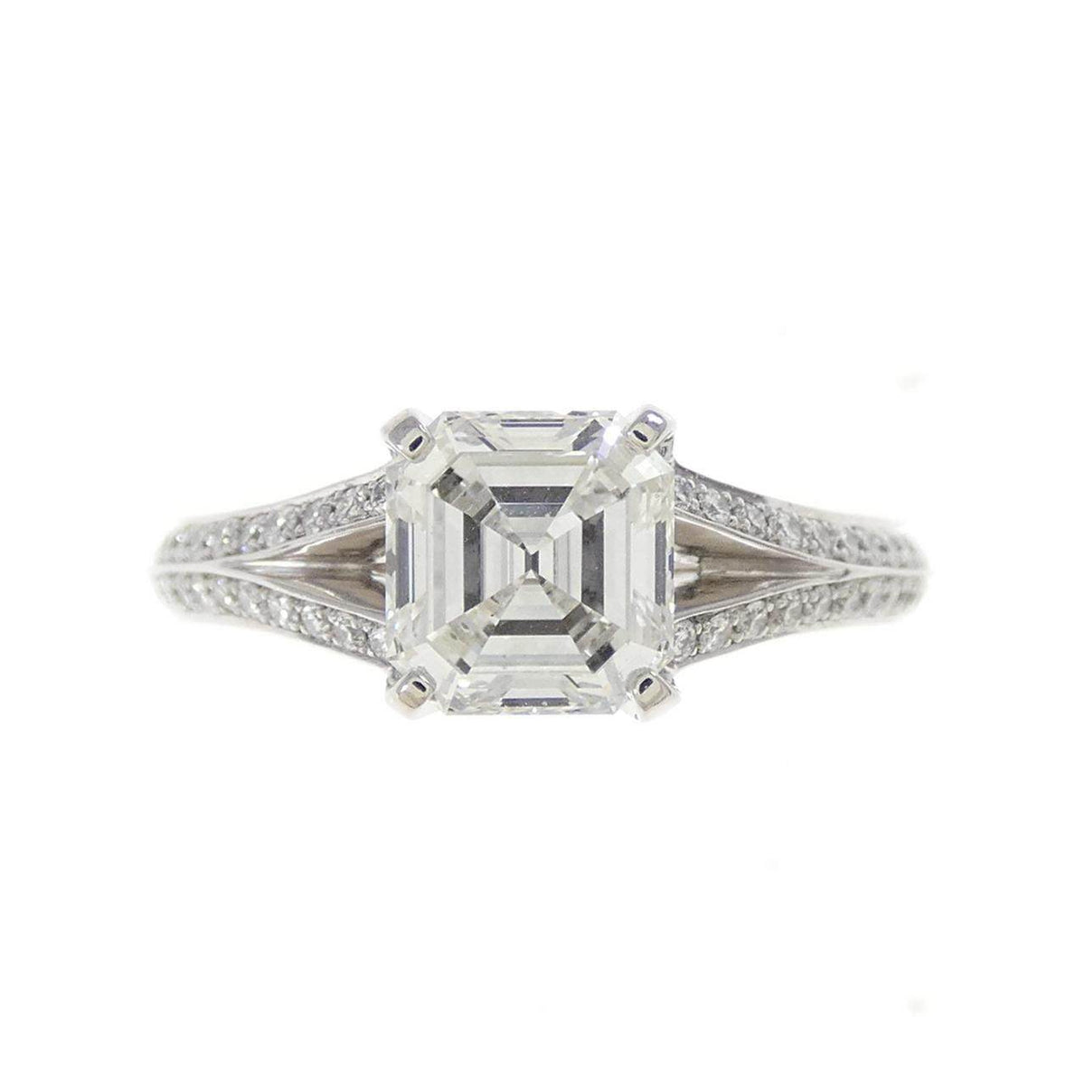 Graff Legacy Platinum Diamond Ring – side view