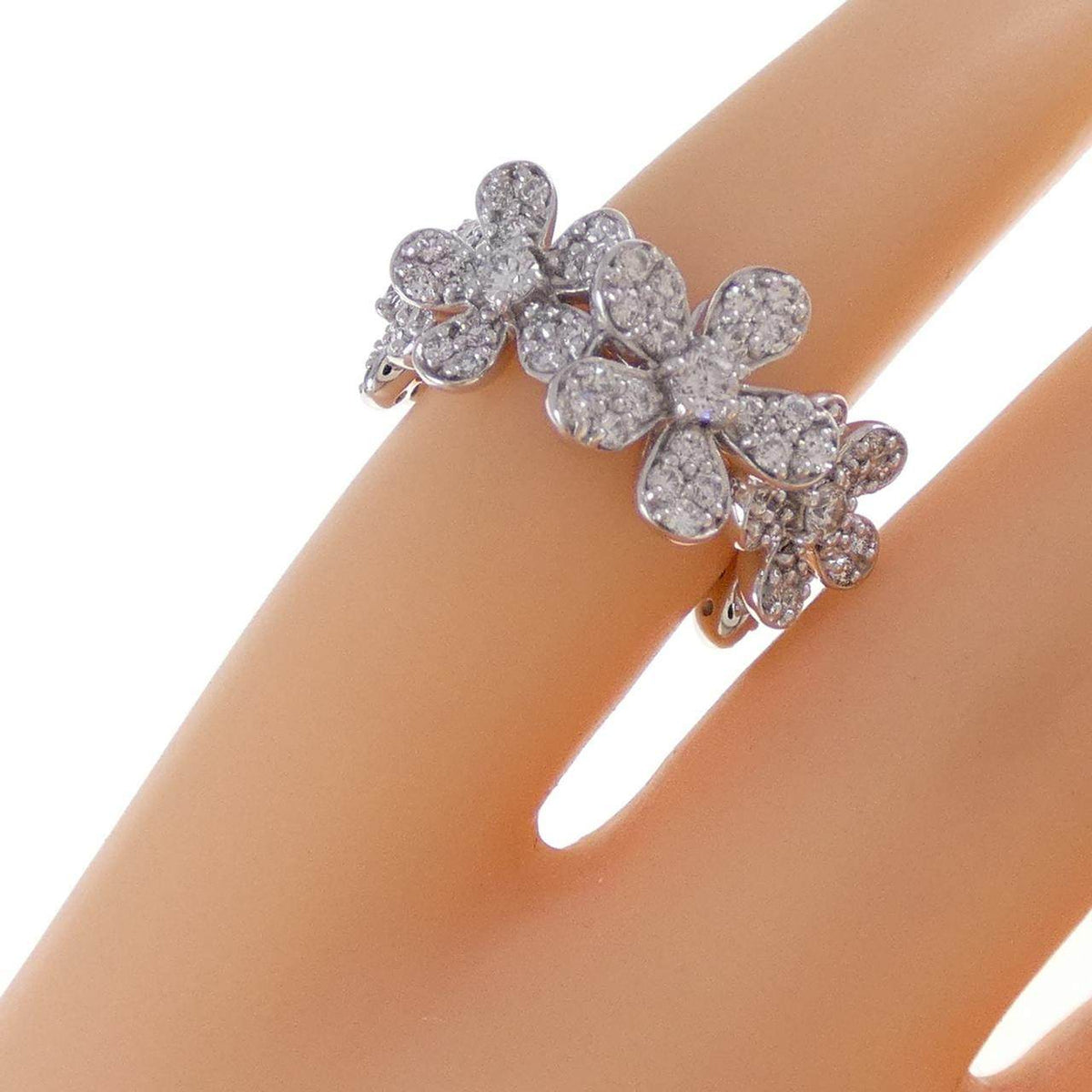 Ponte Vecchio 18K White Gold Diamond Ring – packaging