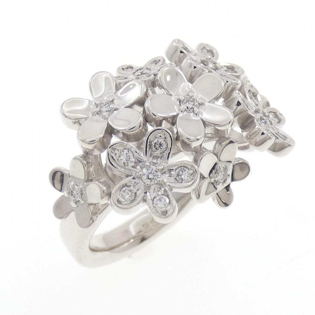 Luziada 18K White Gold Diamond Ring – front view