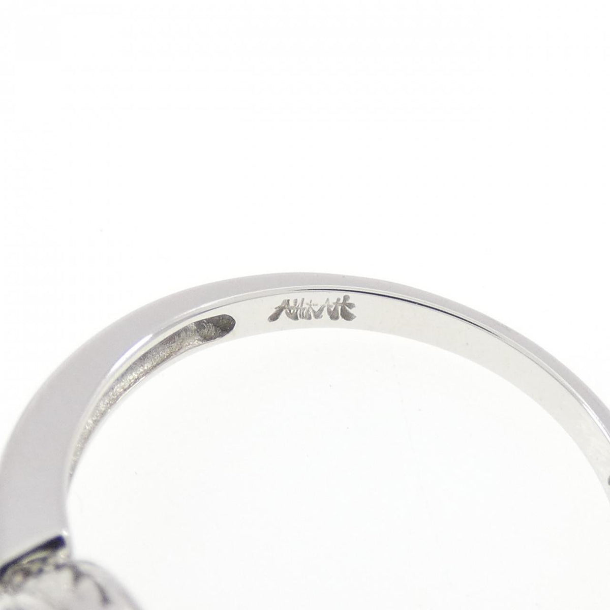 Ahkah 18K White Gold Diamond Ring – inside band