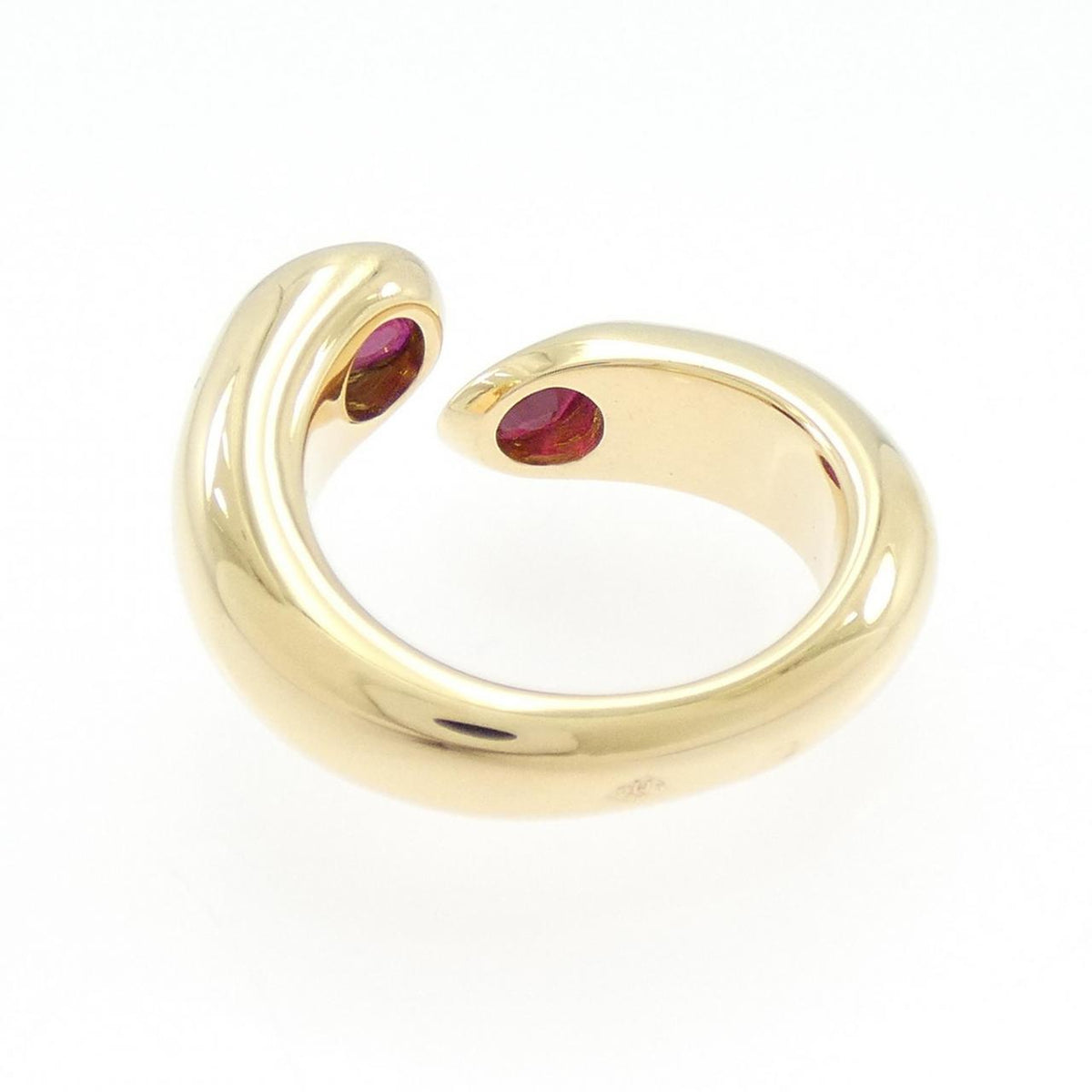Cartier Ellipse D’Ette 18K Yellow Gold Ruby Ring – top view
