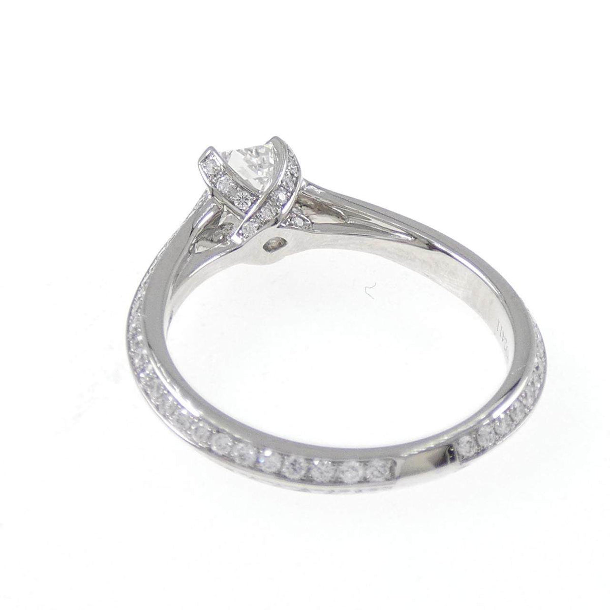 Graff Legacy Platinum Diamond Ring – top view