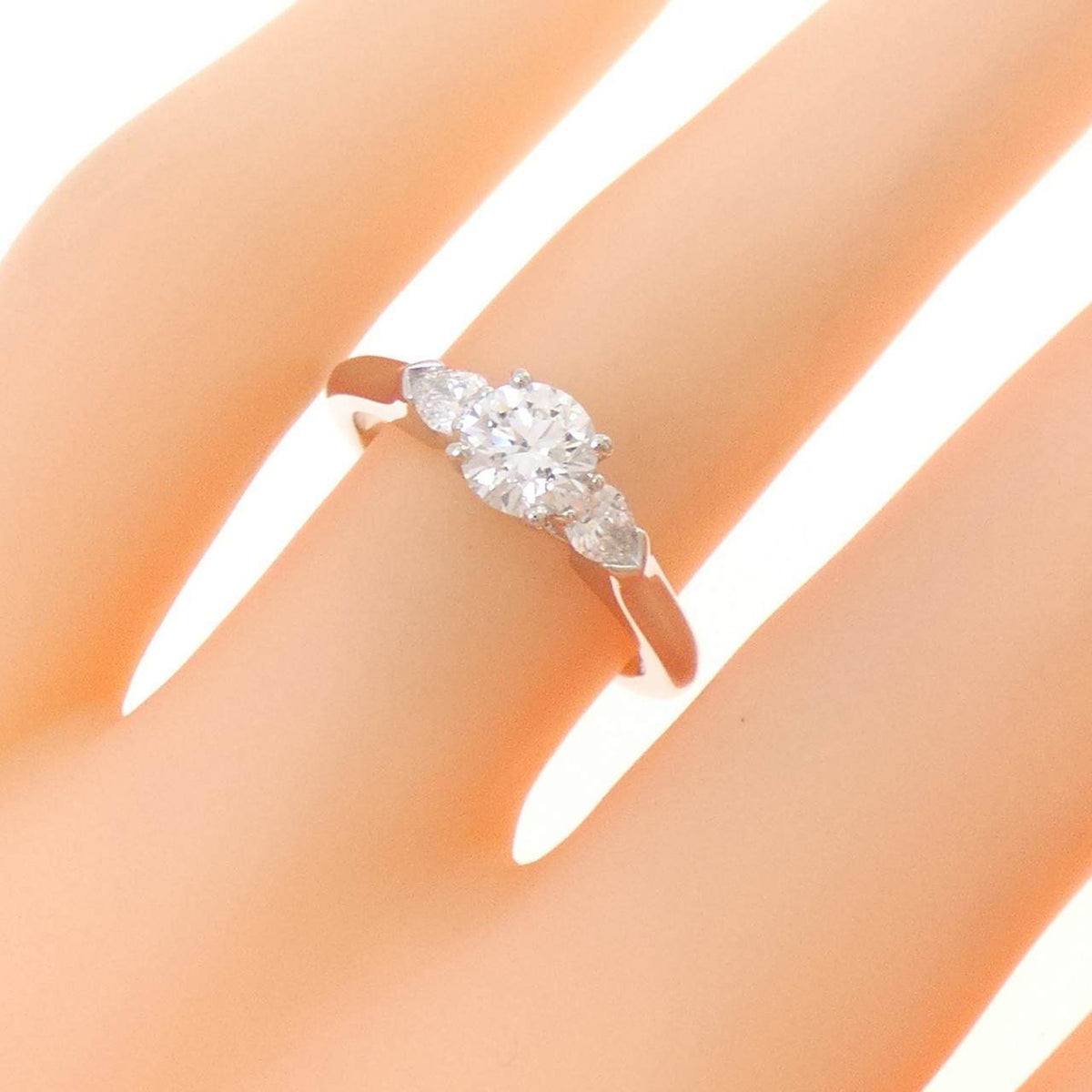 Graff Promise Platinum Diamond Ring – packaging