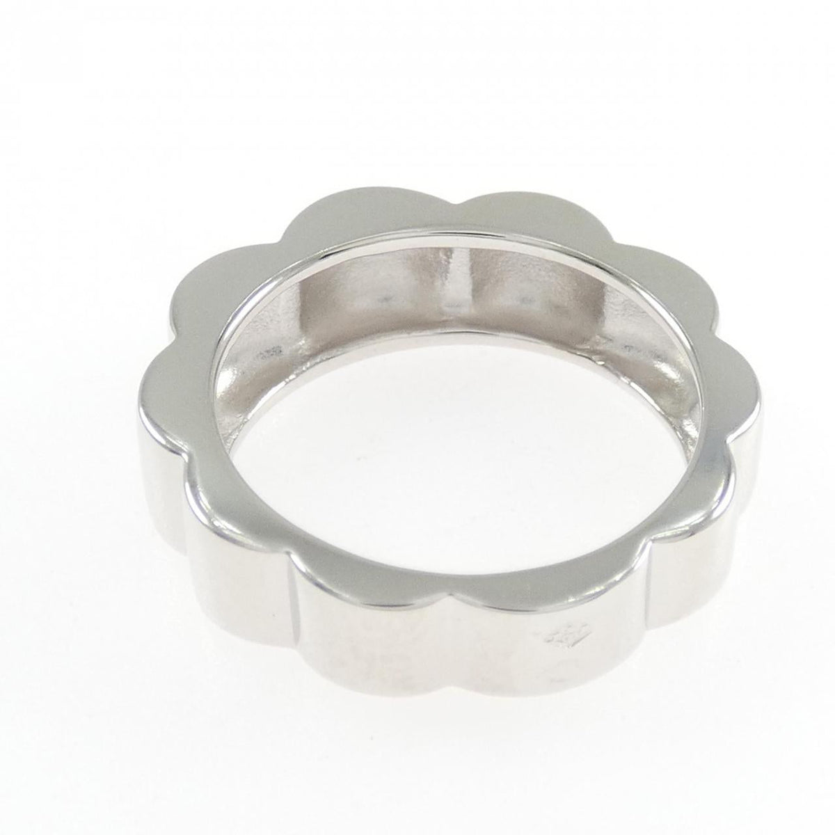 Chanel Profil De Camelia 18K White Gold Ring – top view