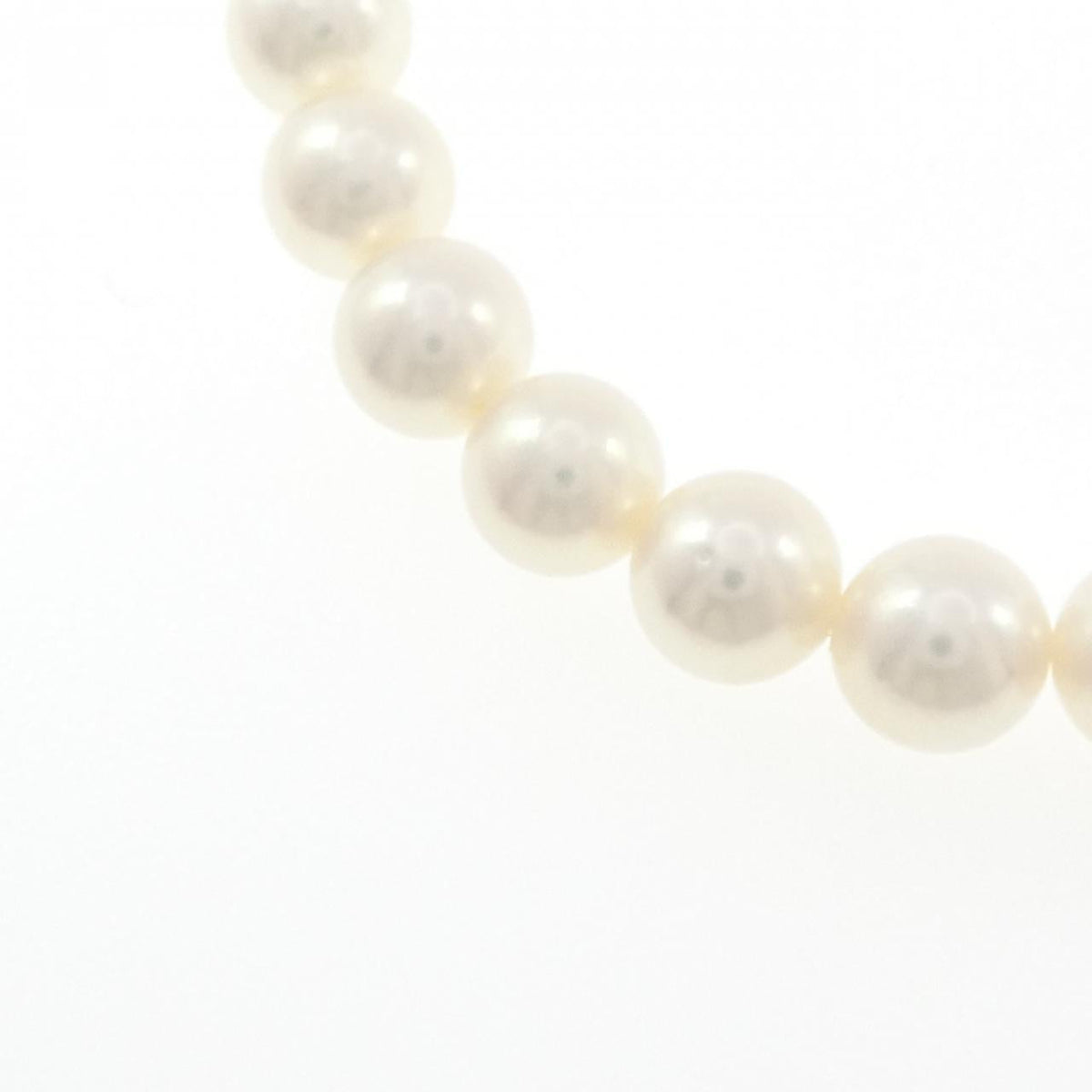 Tasaki Sterling Silver Akoya Pearl Necklace – clasp detail