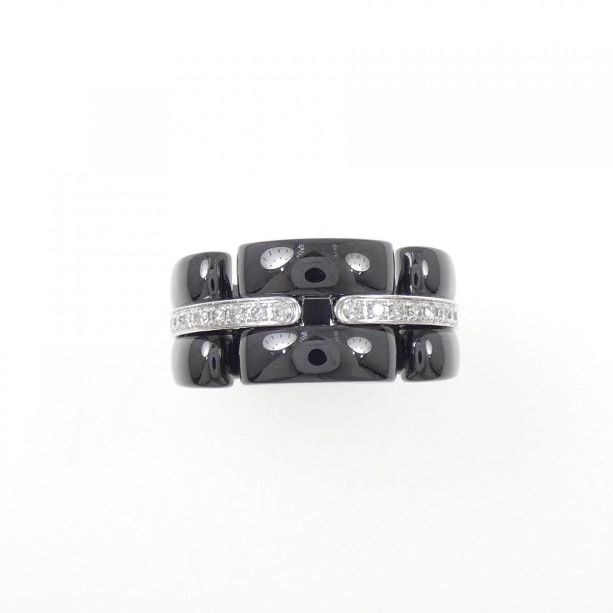 Chanel Ultra Collection Ceramic 18K White Gold Diamond Ring – side view