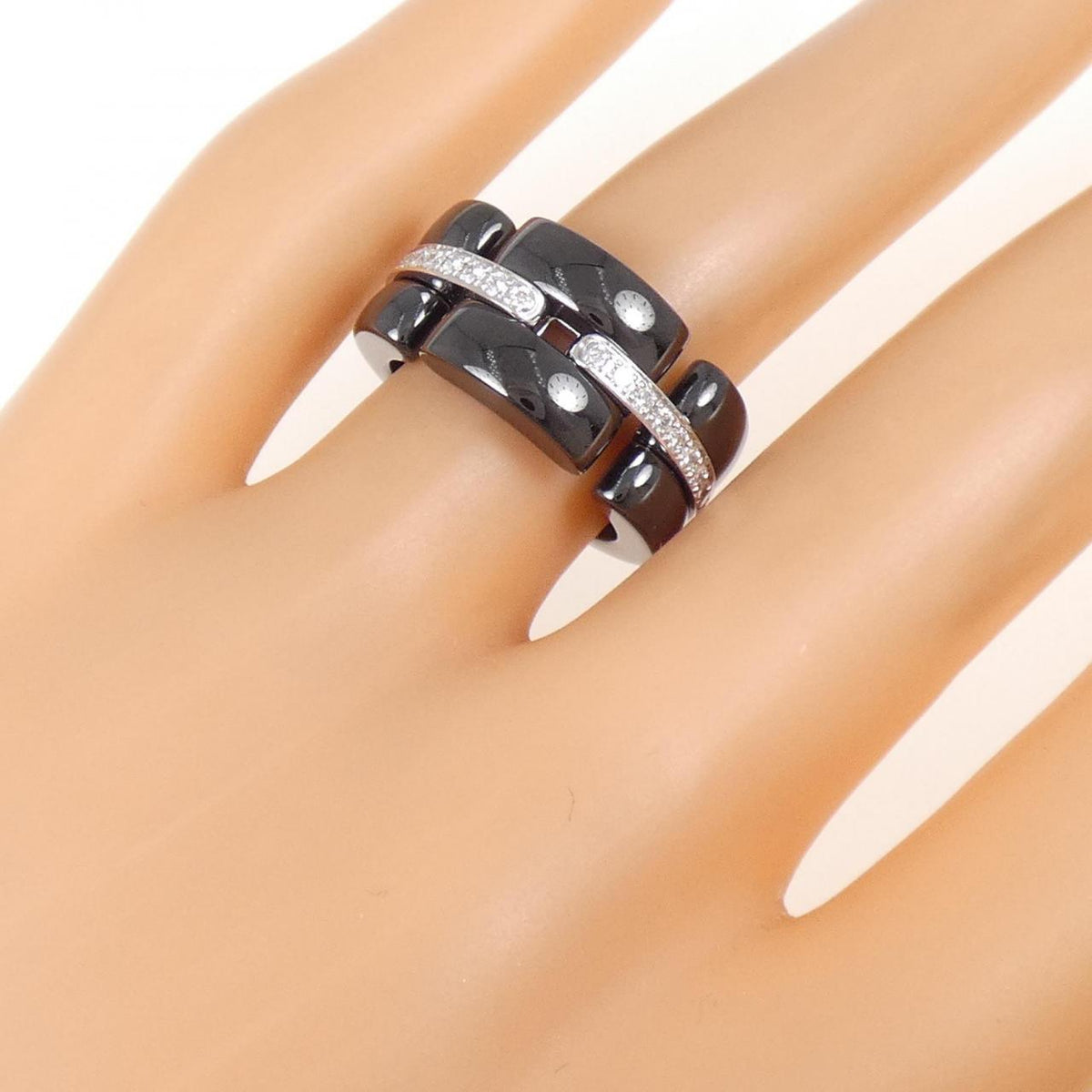 Chanel Ultra Collection Ceramic 18K White Gold Diamond Ring – packaging