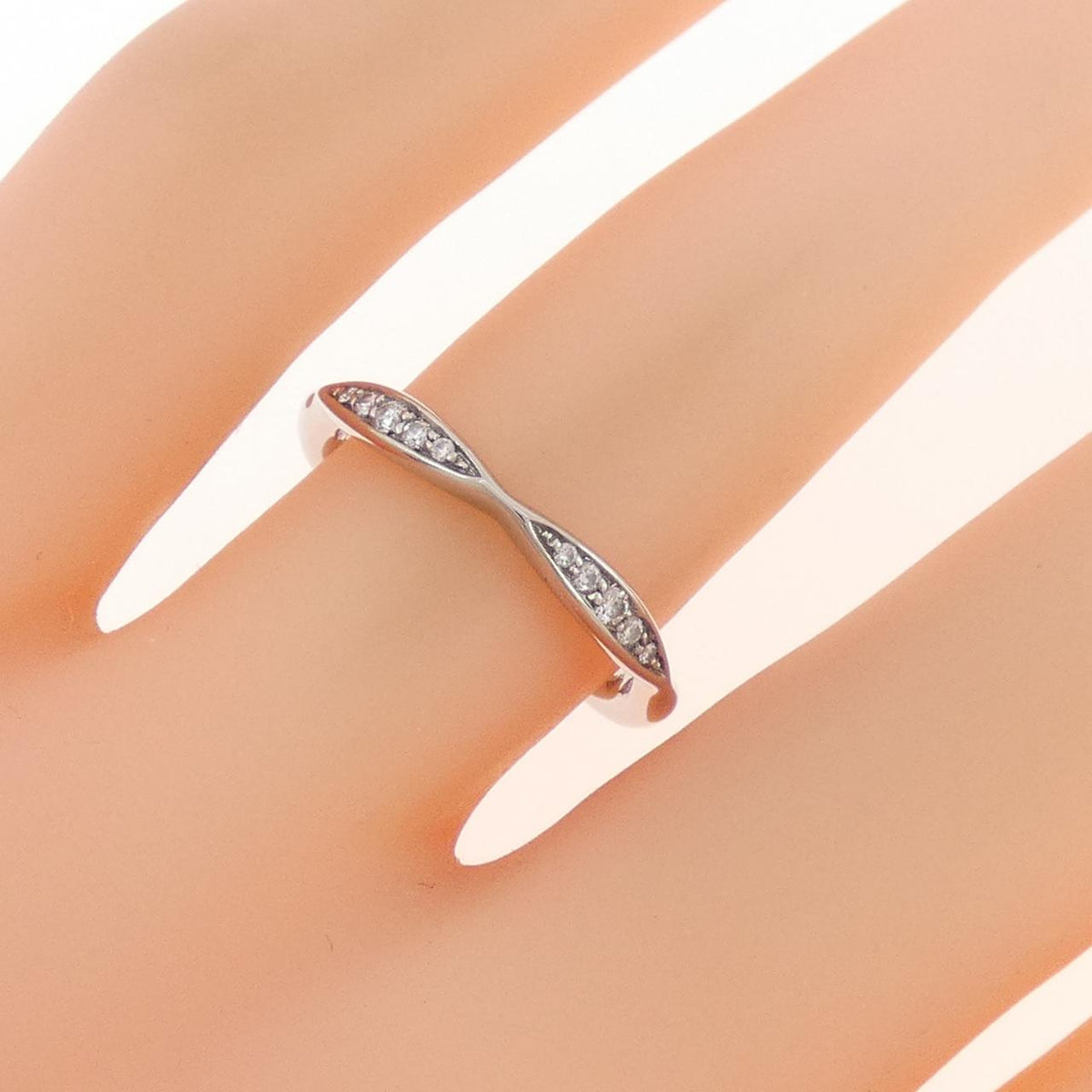 Chanel Camelia Platinum Diamond Ring – packaging