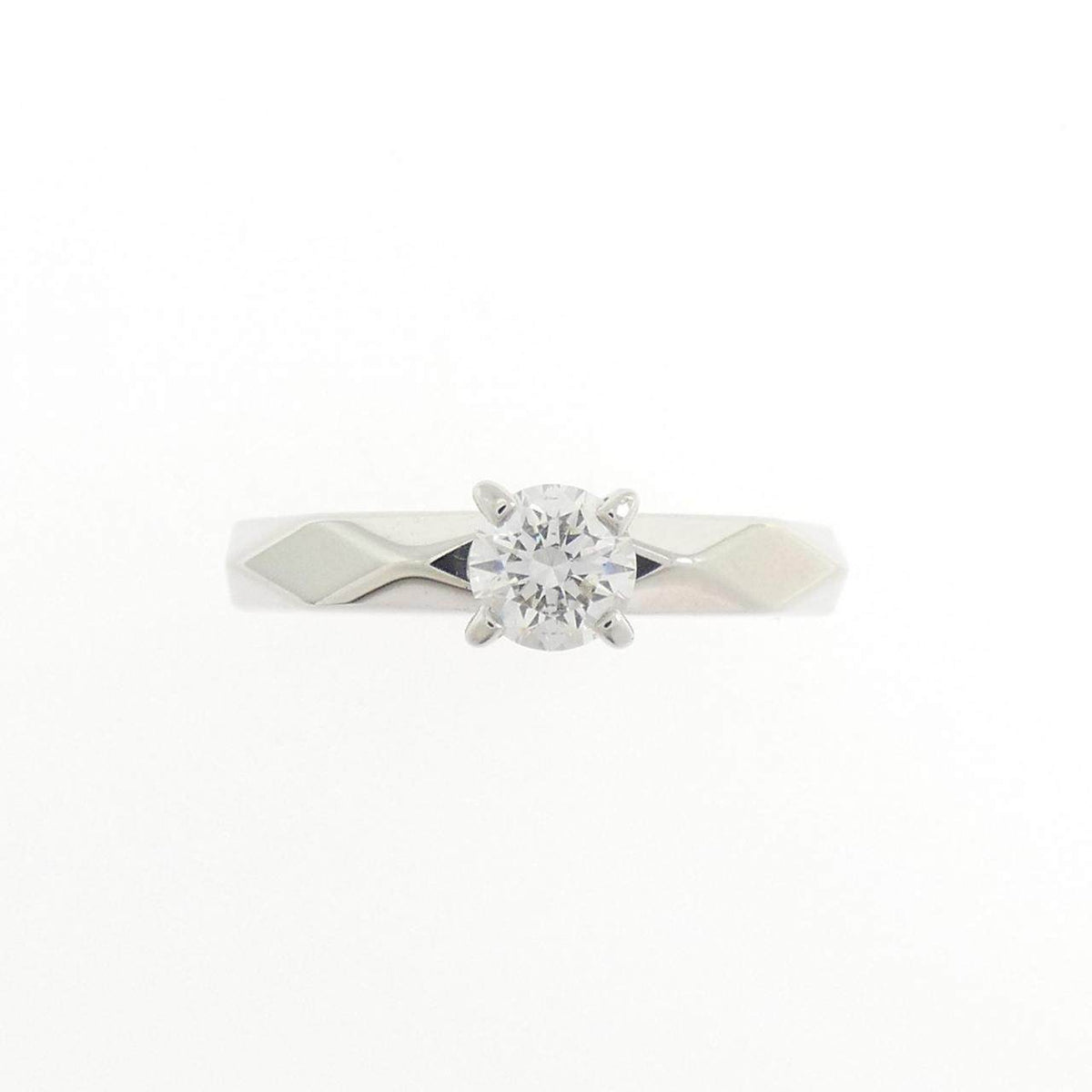 Boucheron Facette Platinum Diamond Solitaire Ring – side view