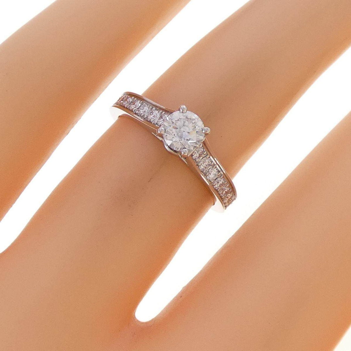 Cartier 1895 Platinum Diamond Solitaire Ring – packaging