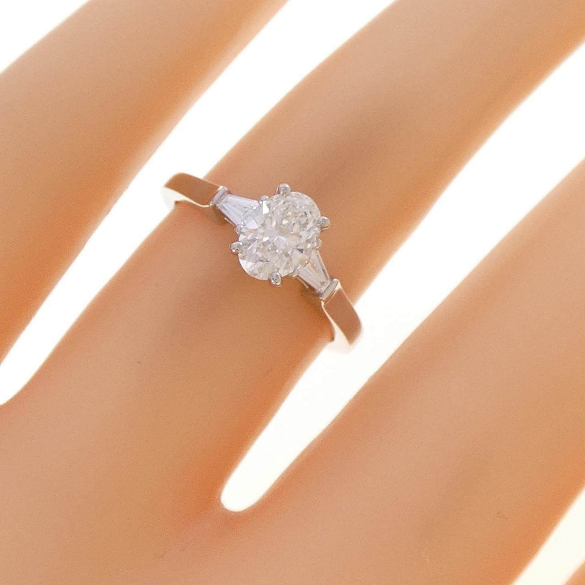 Graff Promise Platinum Diamond Ring – packaging