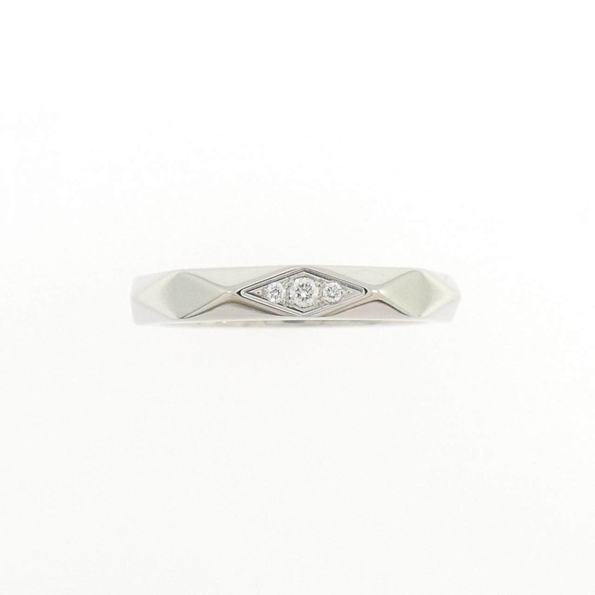 Boucheron Facette Platinum Diamond Ring – side view