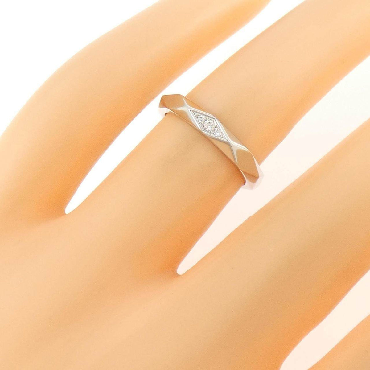 Boucheron Facette Platinum Diamond Ring – packaging