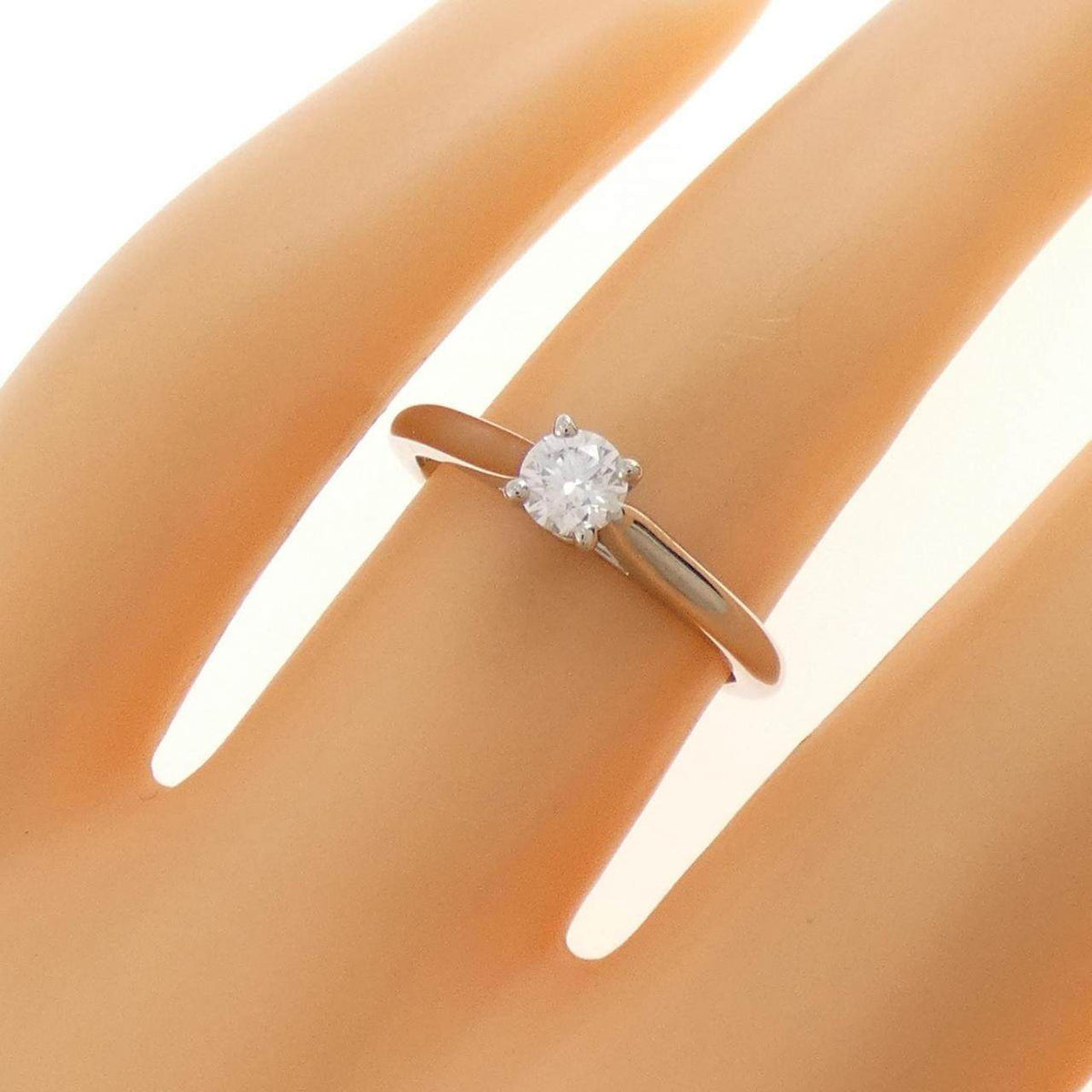 Cartier 1895 Platinum Diamond Solitaire Ring – packaging