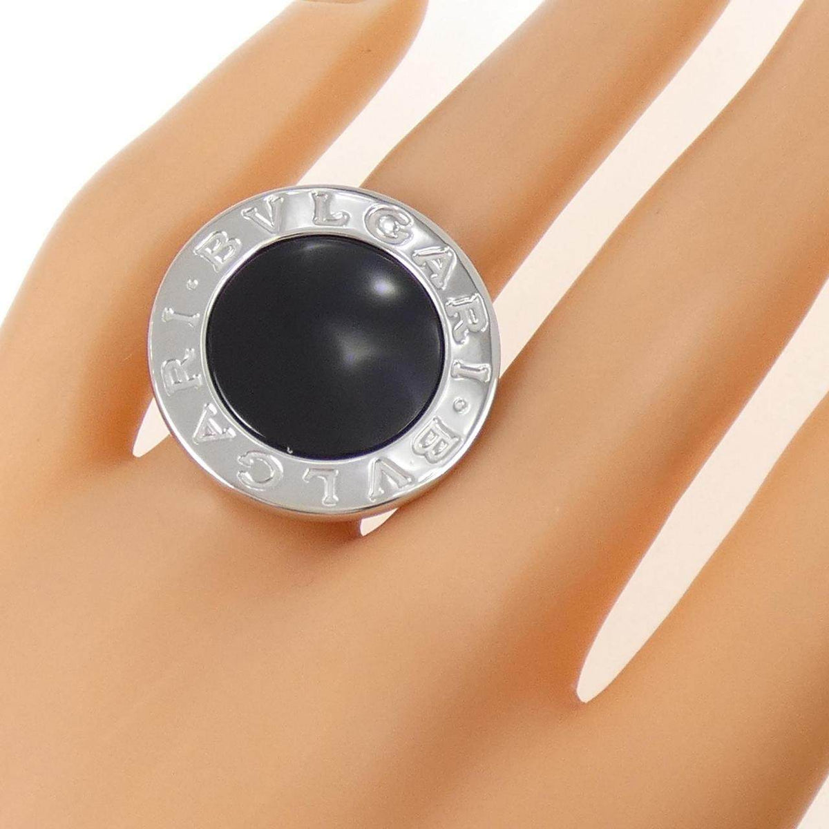 Bulgari BVLGARI BVLGARI Big 18K White Gold Onyx Ring – packaging