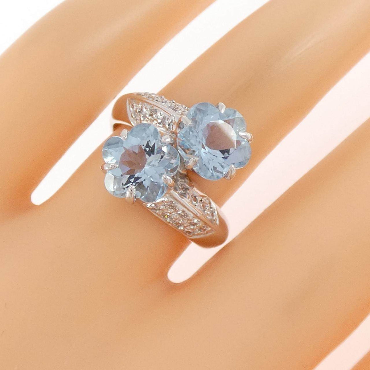 Ponte Vecchio 18K White Gold Diamond Aquamarine Ring – packaging