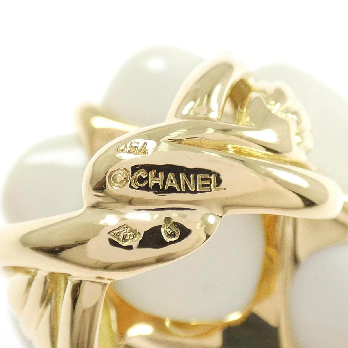 Chanel Camellia 18K Yellow Gold Diamond Ring – inside band
