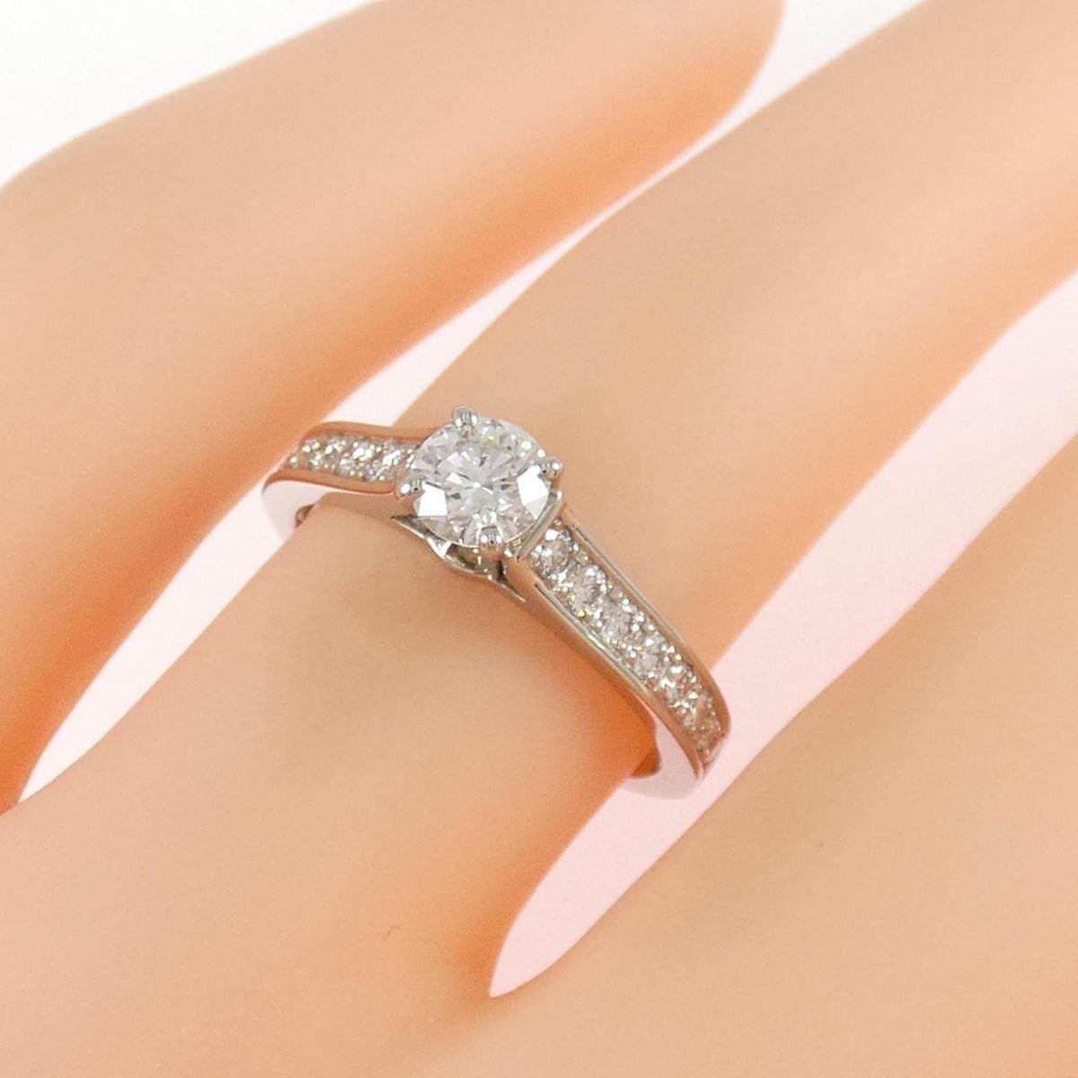 Cartier 1895 Platinum Diamond Solitaire Ring – packaging