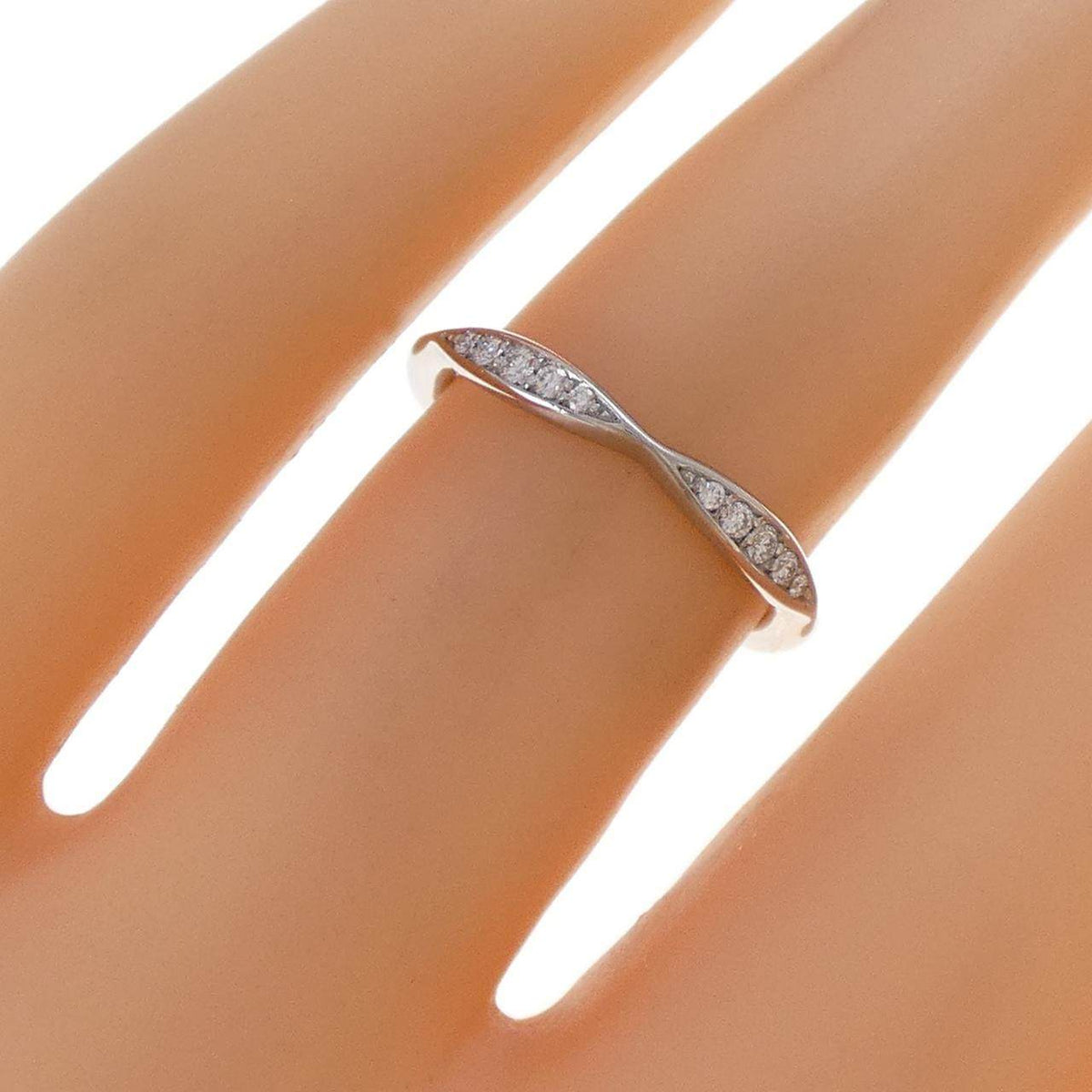 Chanel Camellia Half Platinum Diamond Eternity Ring – packaging