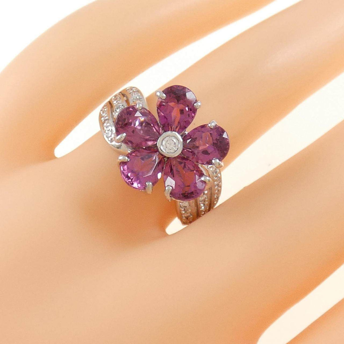 Ponte Vecchio 18K White Gold Tourmaline Diamond Ring – packaging