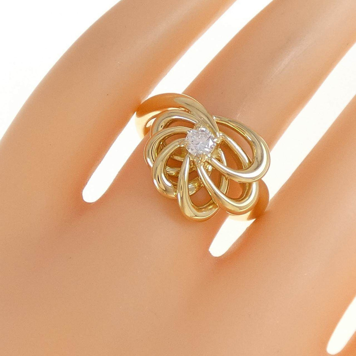 Queen 18K Yellow Gold Diamond Ring – packaging
