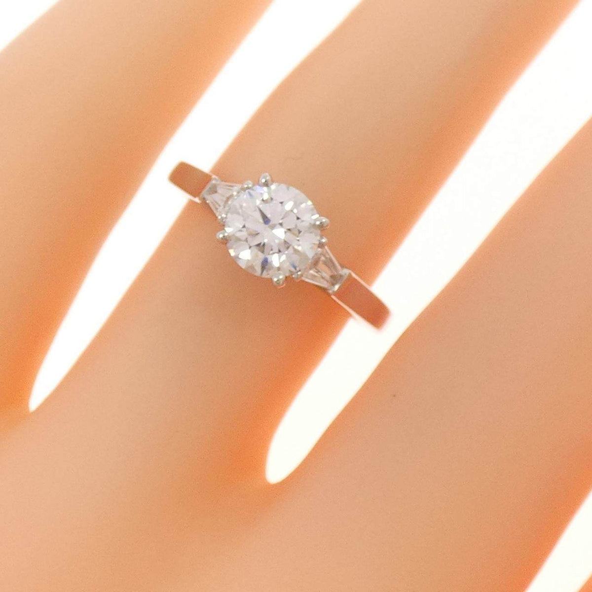Graff Promise Platinum Diamond Ring – packaging