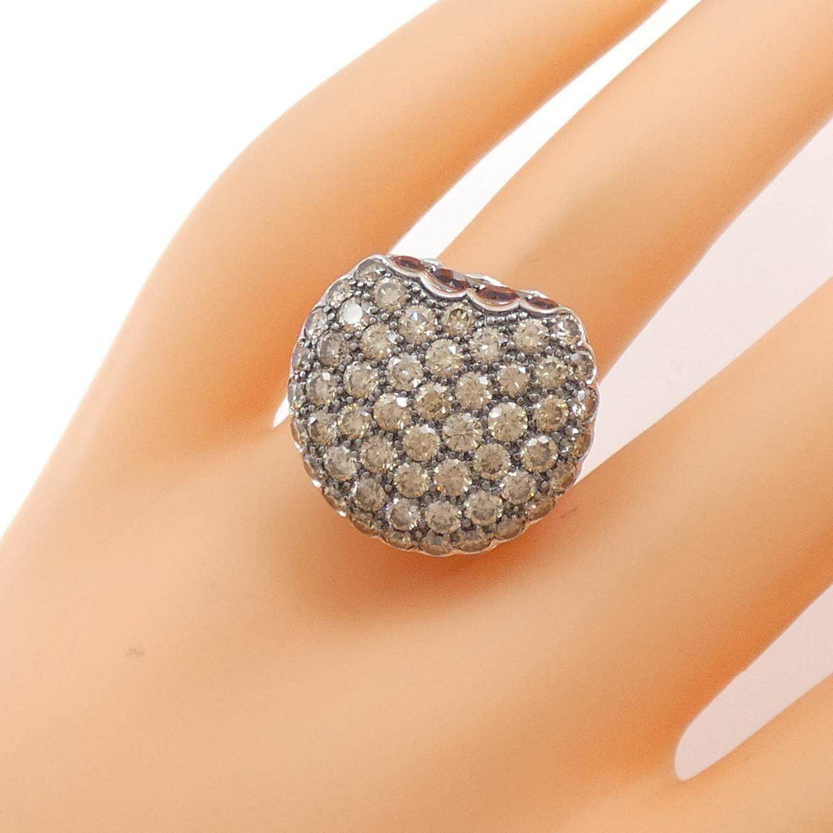 Boucheron Tantation Macaron 18K White Gold Diamond Garnet Ring – packaging