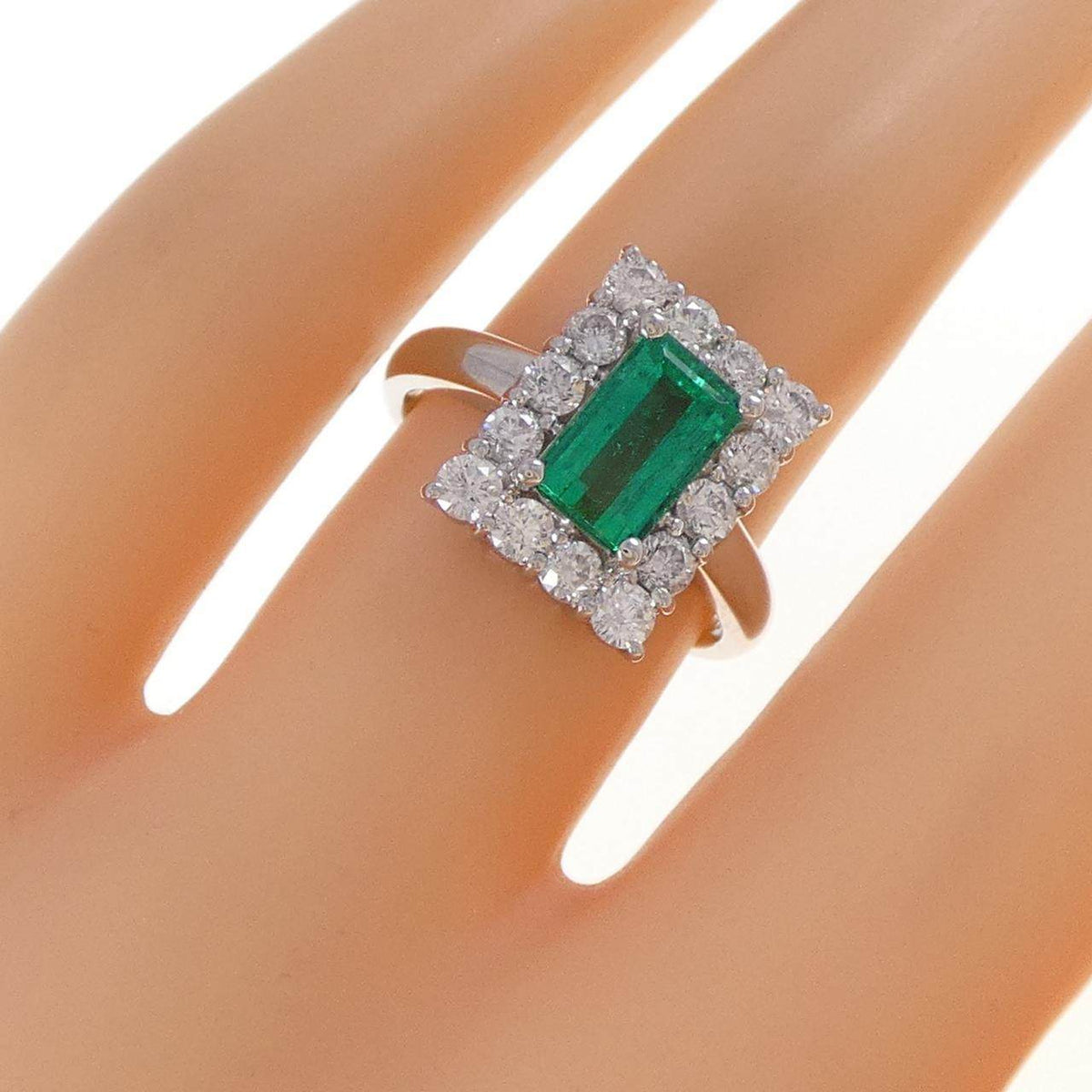 Platinum Diamond Emerald Ring – inside band