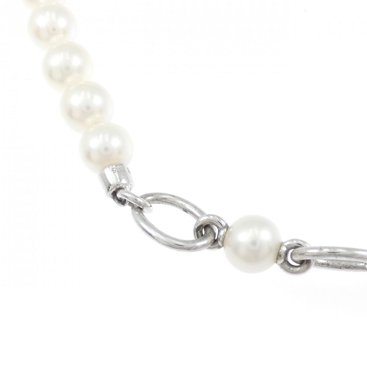 Mikimoto Liberte Sterling Silver Pearl Necklace – clasp detail