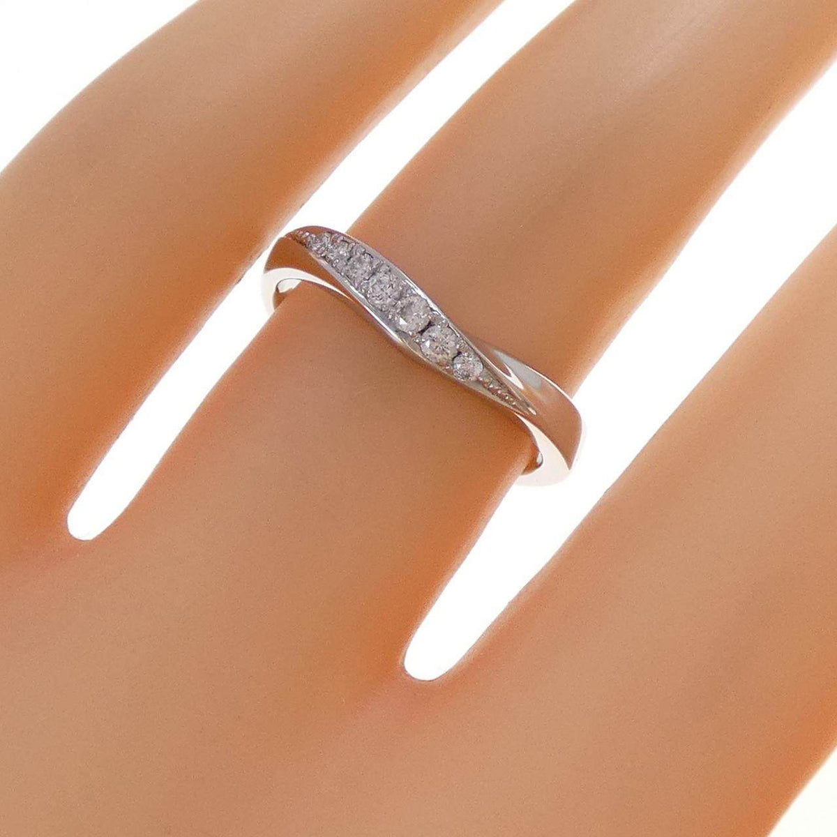 Platinum Diamond Sapphire Ring – packaging