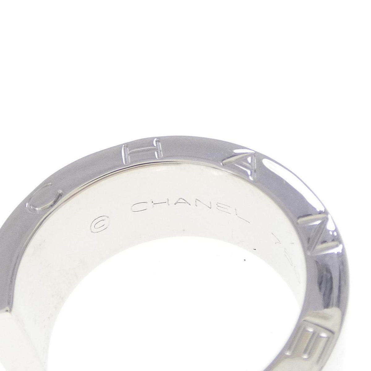 Chanel C Signature Medium 18K White Gold Ring – inside band