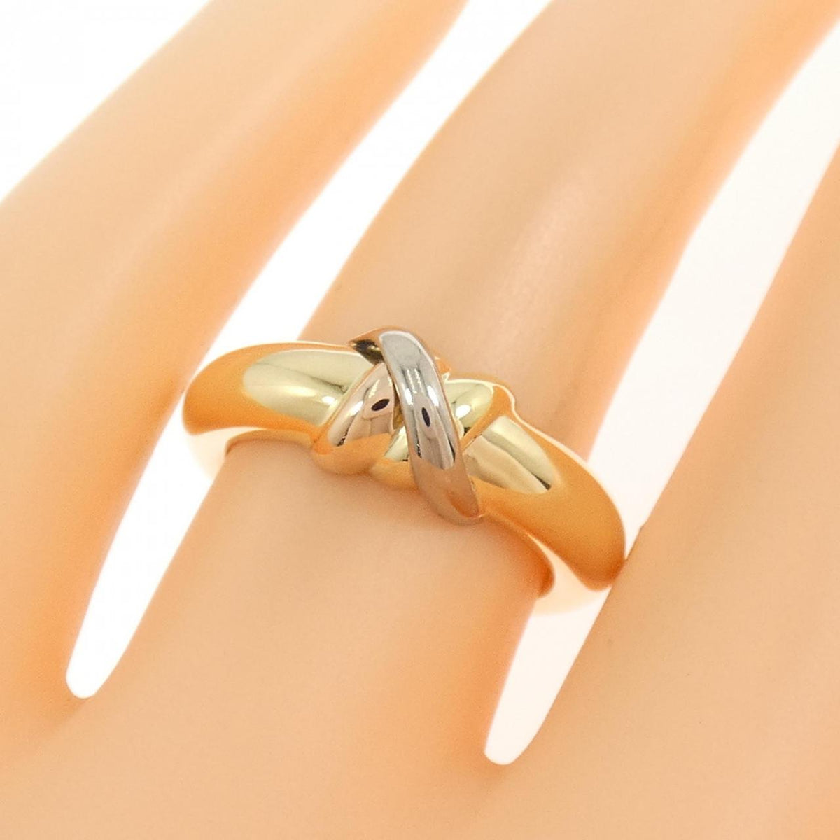 Cartier Trinity 18K Yellow Gold Ring – packaging
