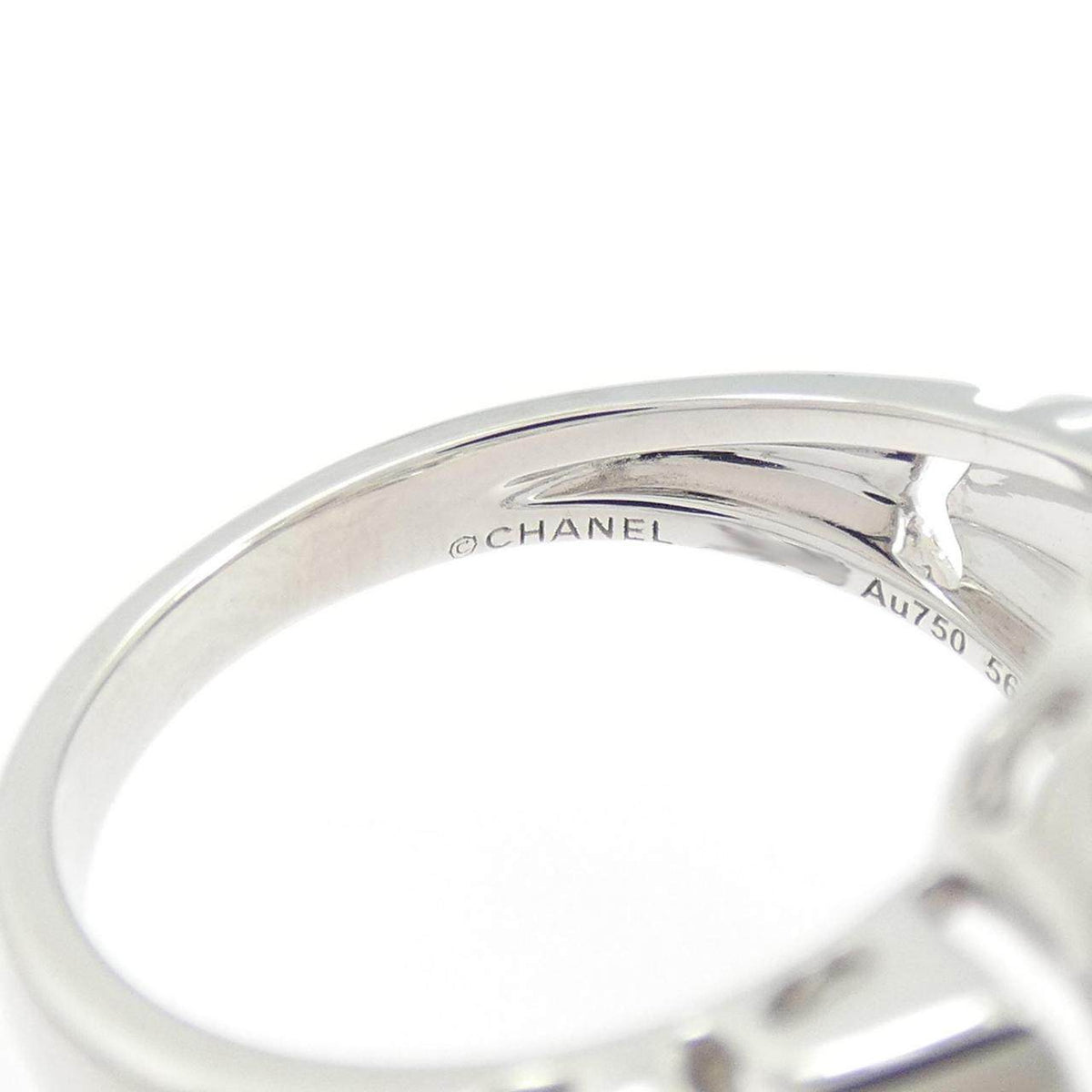 Chanel Sous Le Lion 18K White Gold Diamond Ring – inside band