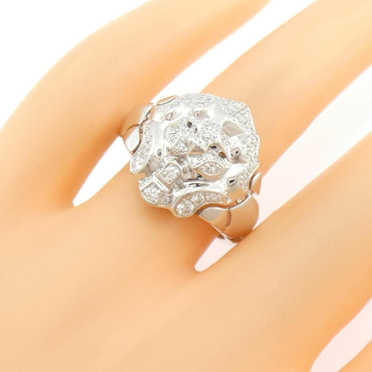 Chanel Sous Le Lion 18K White Gold Diamond Ring – packaging