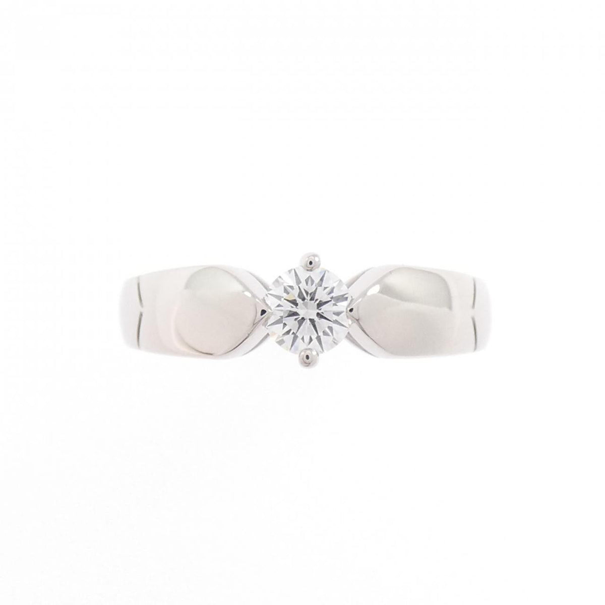 Chaumet Platinum Diamond Ring – side view