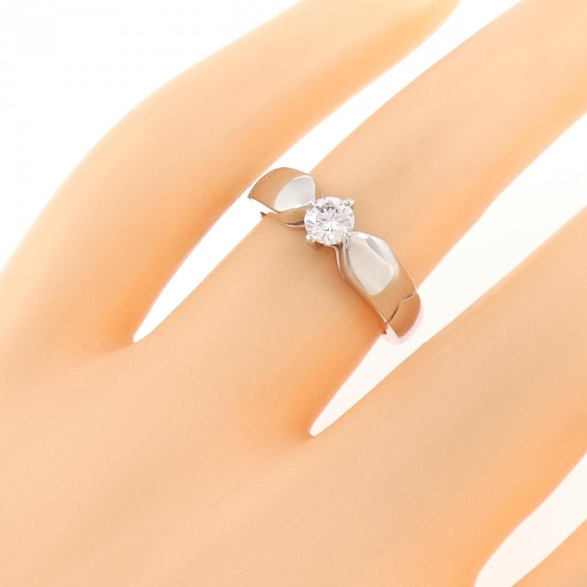 Chaumet Platinum Diamond Ring – packaging