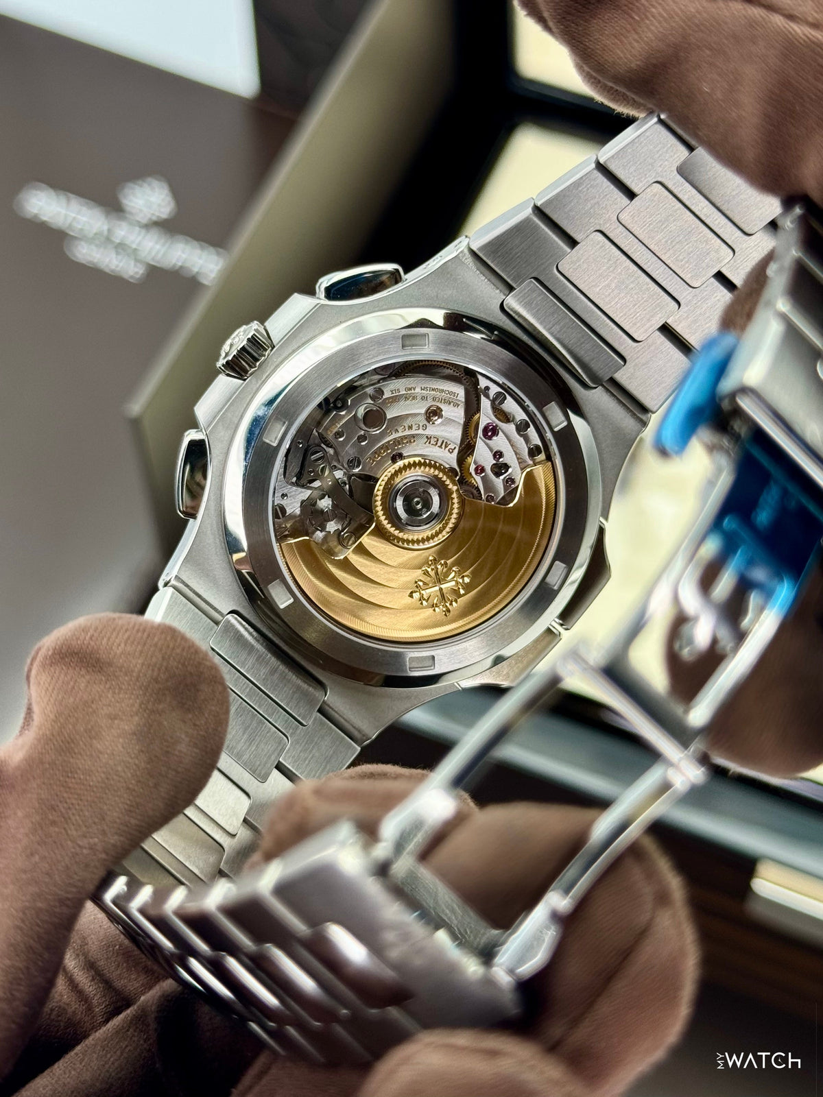Patek Philippe Nautilus Travel Time Chrono 40.5mm 5990 Blue-Noir Dial – image 9