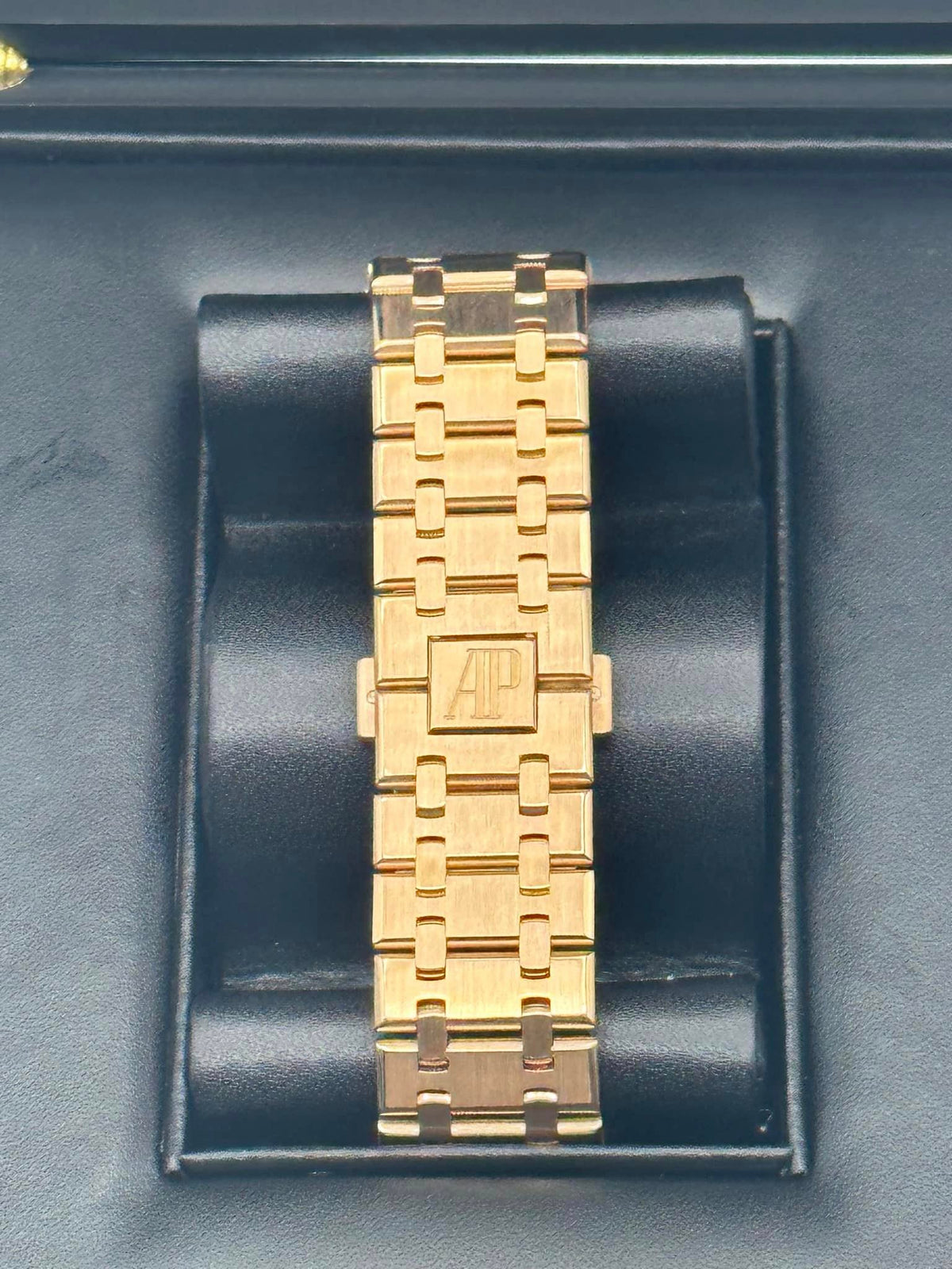 Audemars Piguet Royal Oak 41mm 15400OR Rose Gold Black Dial – dial close-up