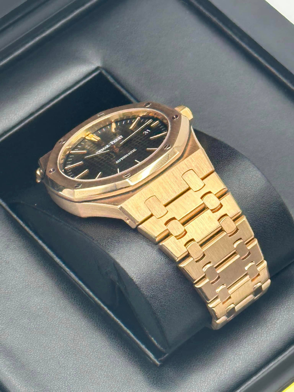 Audemars Piguet Royal Oak 41mm 15400OR Rose Gold Black Dial – on the wrist