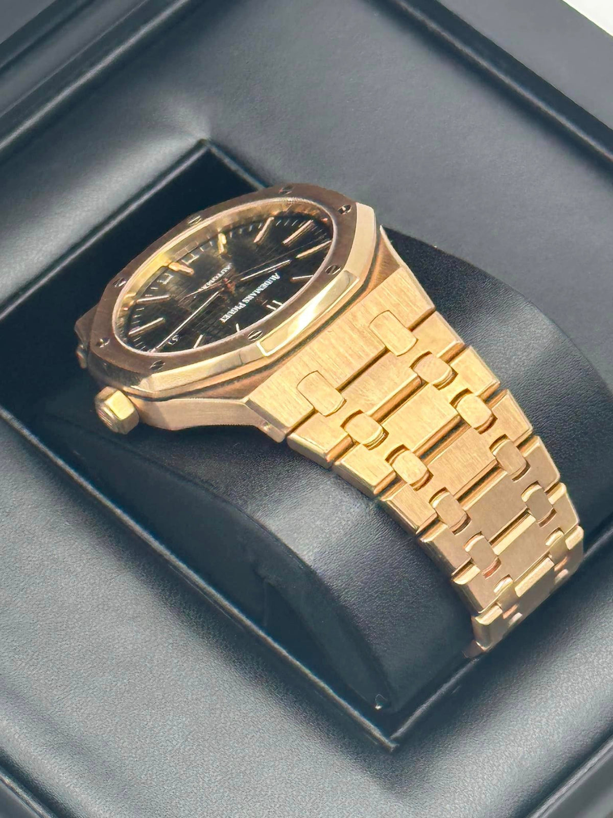 Audemars Piguet Royal Oak 41mm 15400OR Rose Gold Black Dial – image 8
