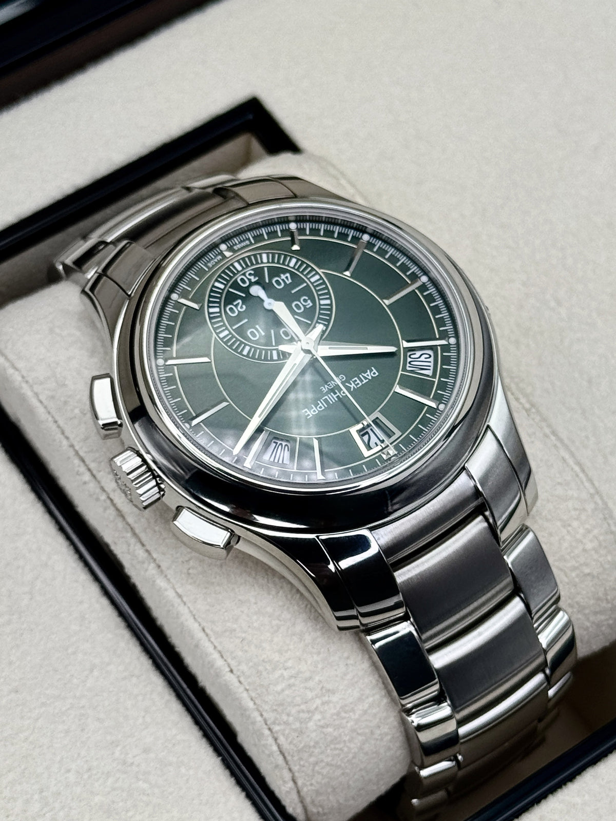 Patek Philippe Flyback Chronograph Annual Calendar 5905/1A Olive Green Dial – image 8