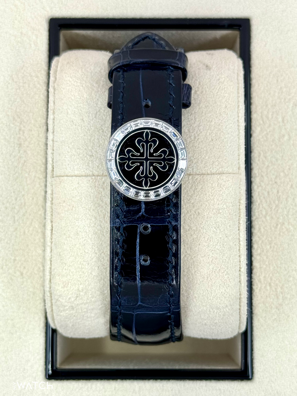 Patek Philippe Annual Calendar Chronograph 40.5mm 5961P Platinum Blue Dial – dial close-up