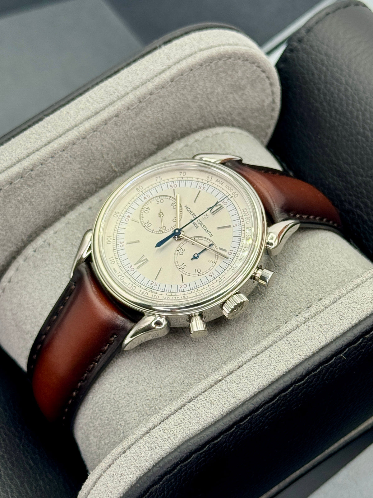Vacheron Constantin Historiques Cornes de Vache 1955 38mm 5000H Stainless Steel Grey Dial – case back
