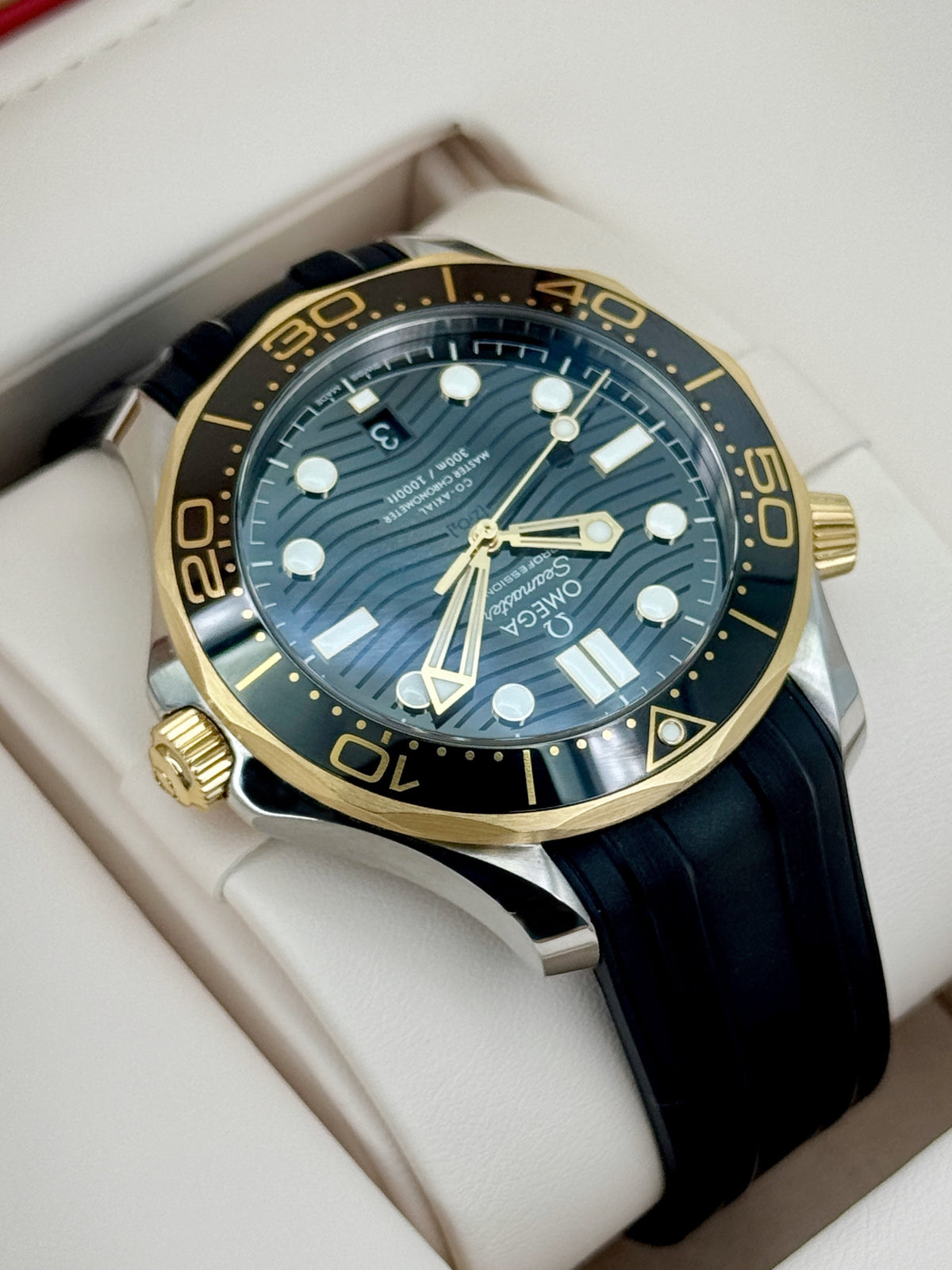 Omega Seamaster Diver 300M 42mm 210.22.42.20.01.001 Black Dial – image 8