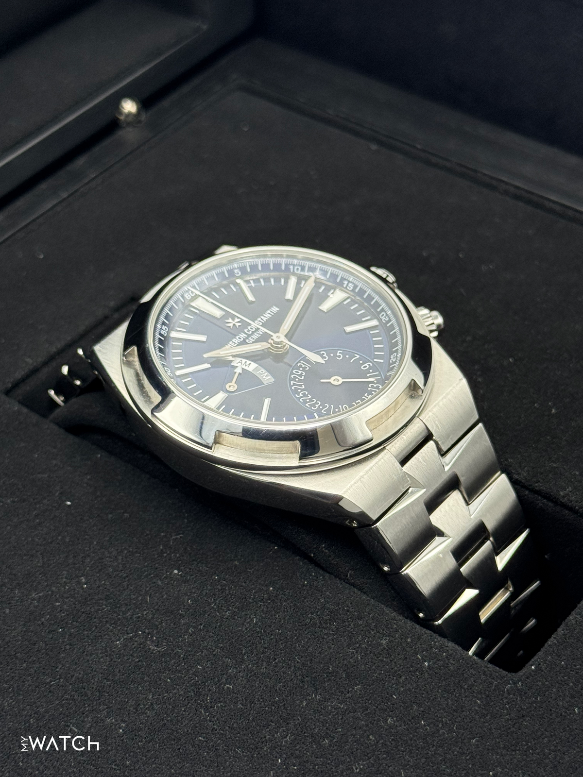 Vacheron Constantin Overseas Dual Time 41mm 7900V Blue Dial – on the wrist