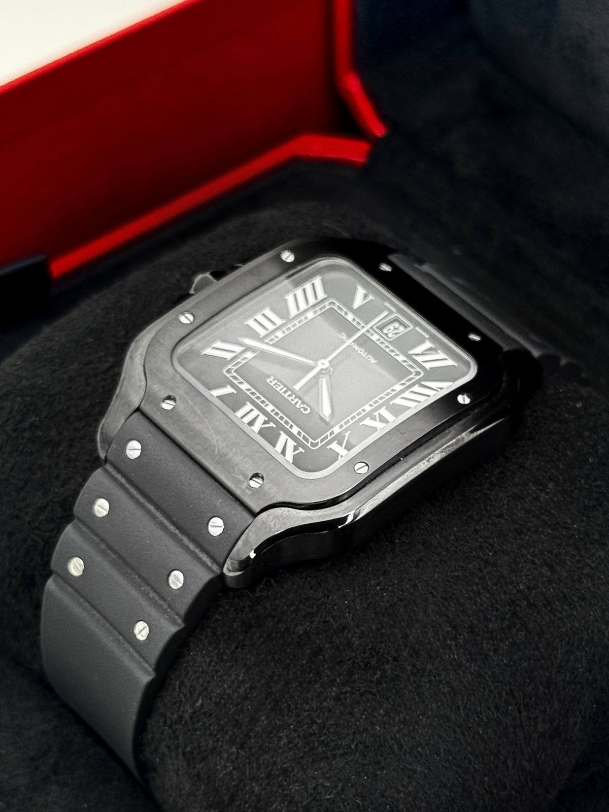 Santos de Cartier 39.8mm WSSA0039 Black Dial – case back